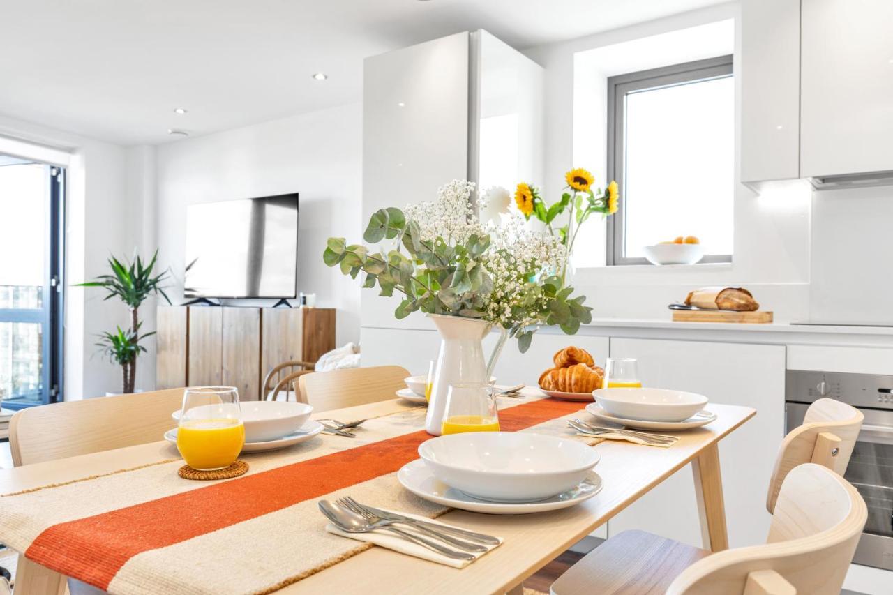 Modern Luxe Apt Just 10 Mins From Tower Bridge! Easy Access To Tube And Bus London Exterior photo